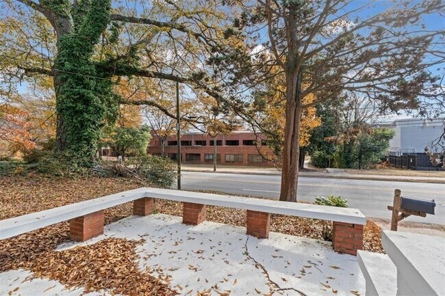 Building Photo - 449 10th St NW