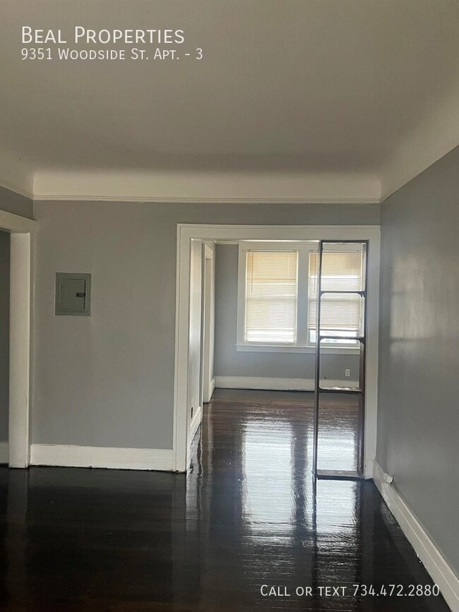 Building Photo - 9351 Woodside St