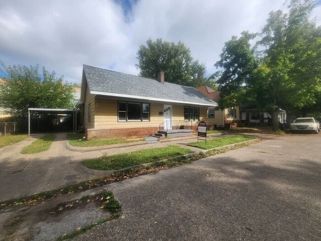 Building Photo - 2 Bedroom 1 Bath House on the Northside