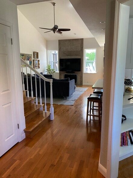 Building Photo - 52 Rainbow Cir