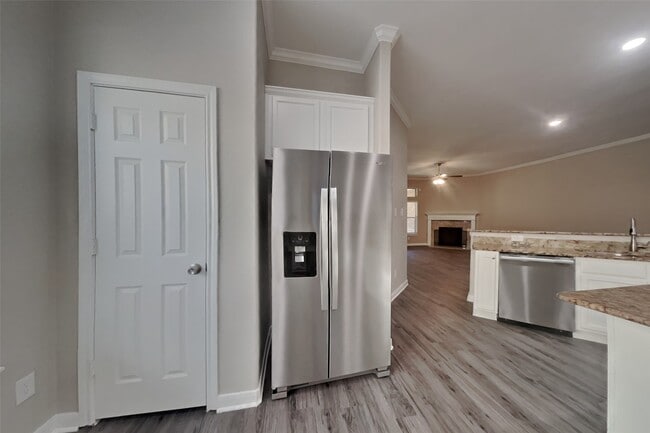 Building Photo - 20685 Oakhurst Meadows Dr