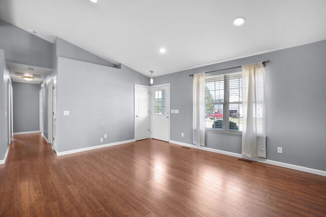 Building Photo - 128 Brookshire Creek Dr