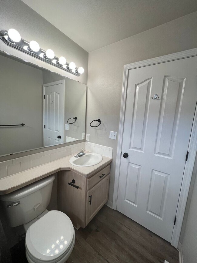 Building Photo - 4 Bedroom 2 Bath Home in Northwest Boise available soon!