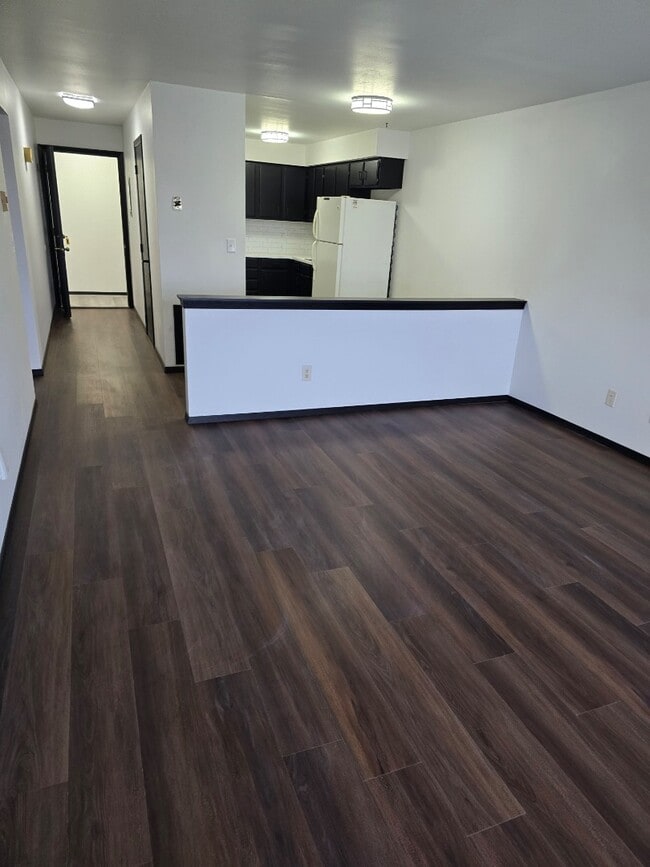 Primary Photo - 1415 W Kamps Ave