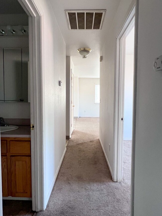 Building Photo - OWN190