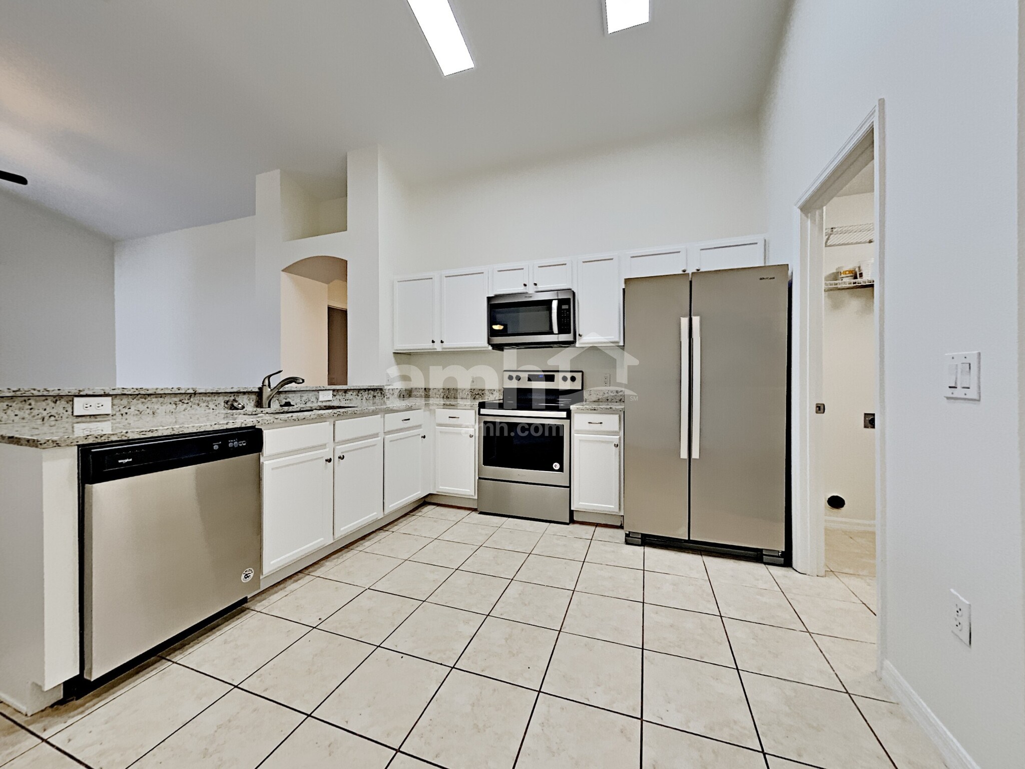 Building Photo - 16609 Rising Star Dr
