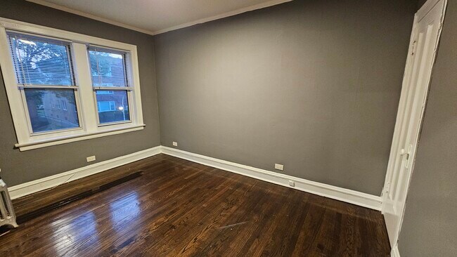 Building Photo - 6541 N Francisco Ave