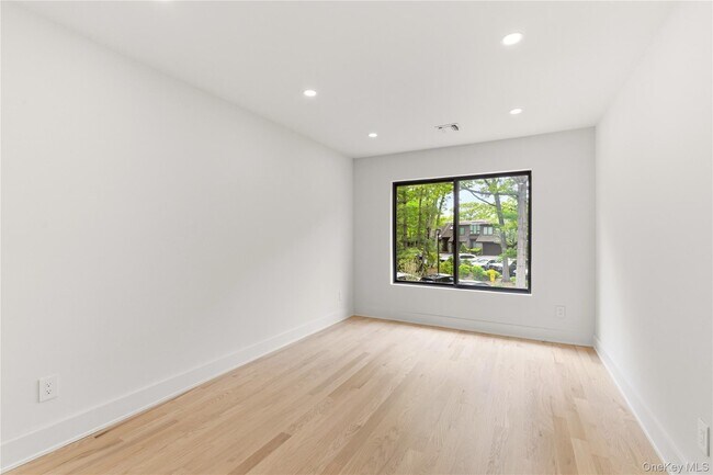 Building Photo - 67 Short Way