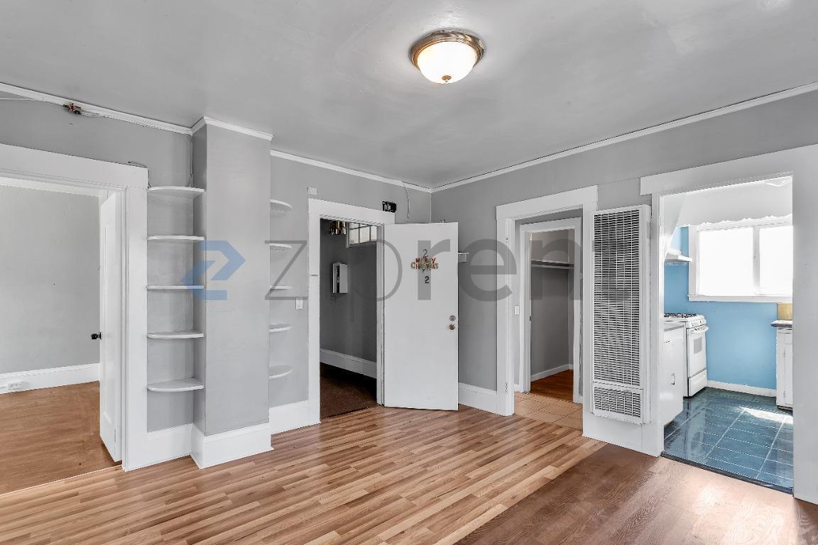 Building Photo - Unit 2