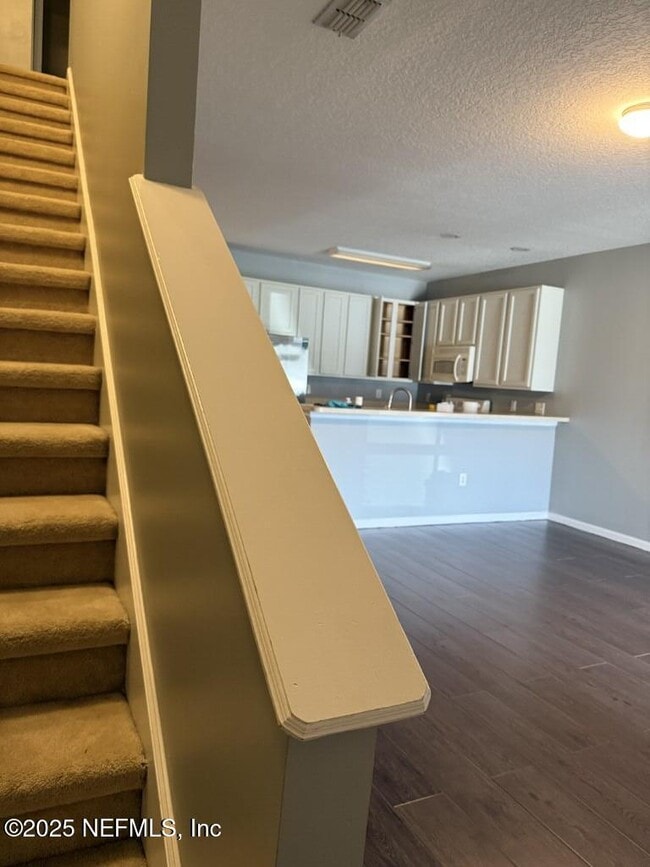 Building Photo - 516 Hopewell Dr