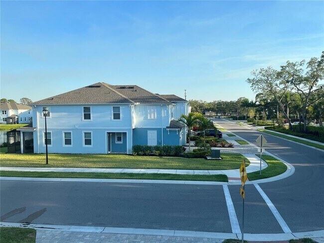 Building Photo - 3008 Via Sienna Cir