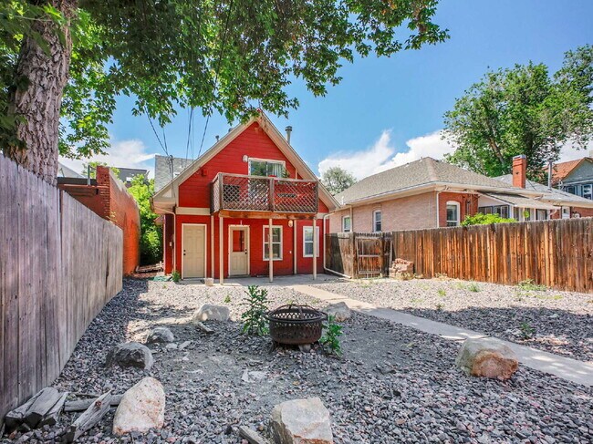 Building Photo - $1,550, 1 bed, 1 bath apartent near wash p...