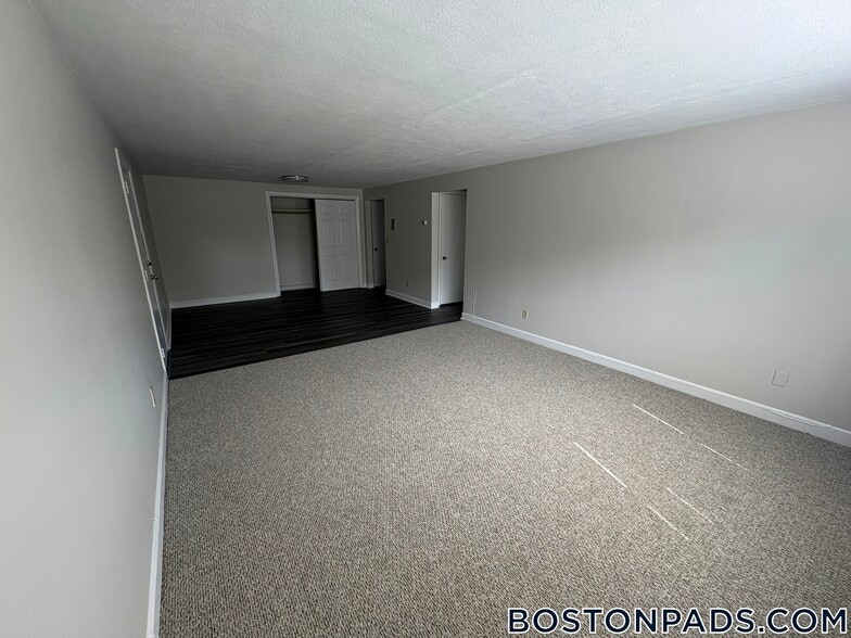 Building Photo - 12 Totman Dr