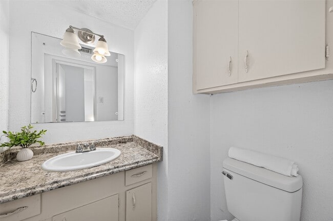 Building Photo - 7714 Renwick Dr