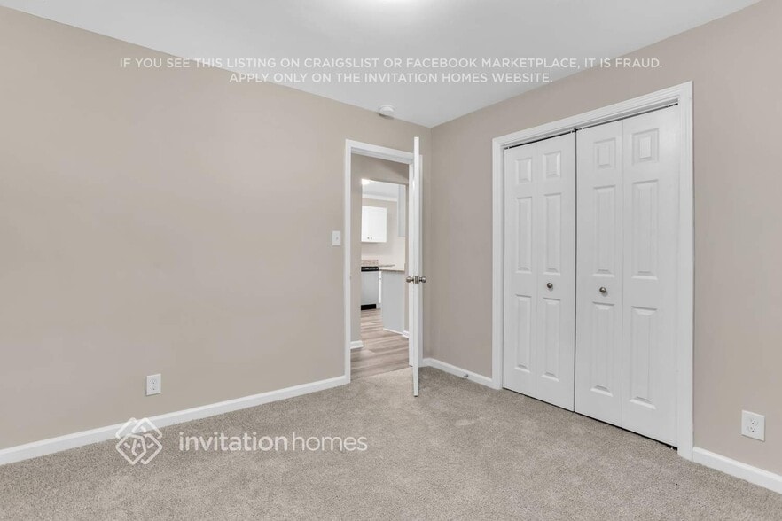 Building Photo - 1633 Carolyn Dr SW