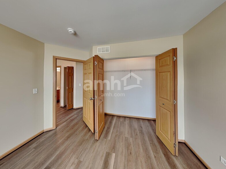 Building Photo - 1217 Dauphin Dr