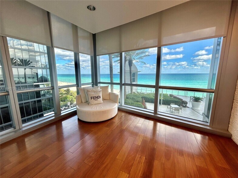 Building Photo - 17121 Collins Ave
