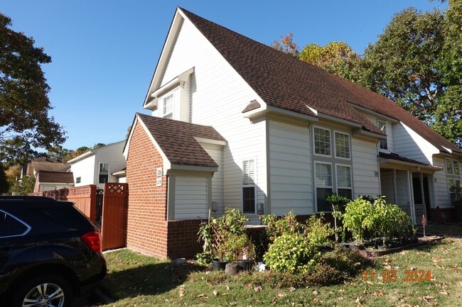 Primary Photo - 3 Bedrooms, 2.5 Bathrooms Townhouse Rental in the Gables of York County