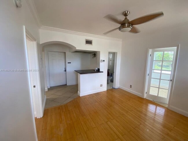 Building Photo - 401 NE 16th Ave