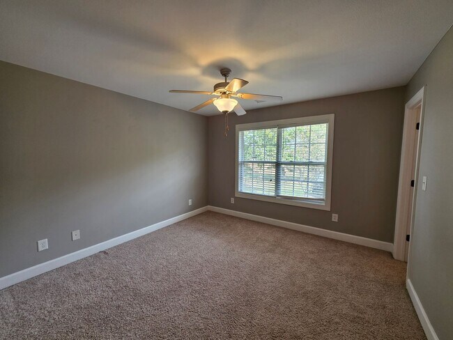 Building Photo - Holiday SPECIAL!! $500 OFF Your Move-In Co...