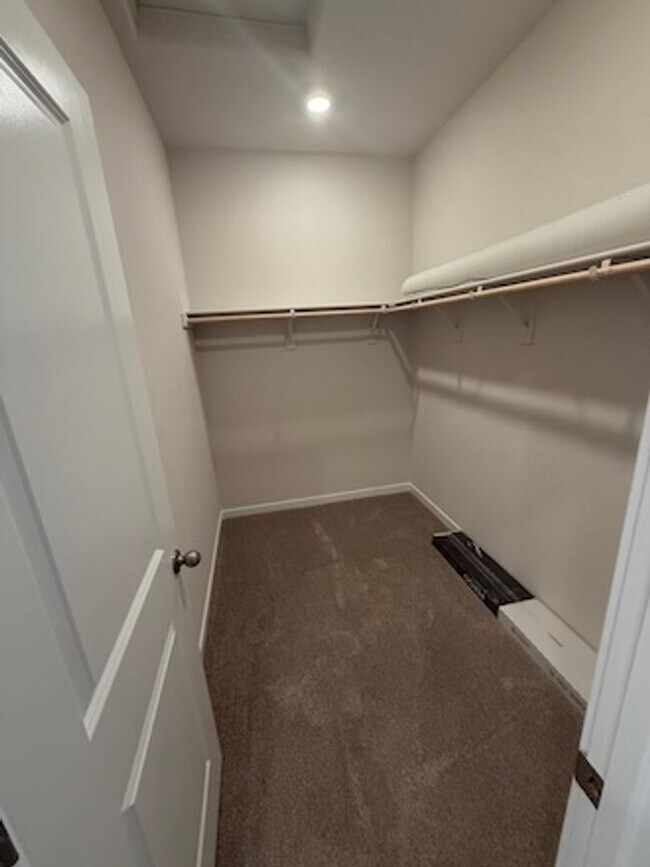 Building Photo - Brand New Single Story Solar All Electric Home in Roseville