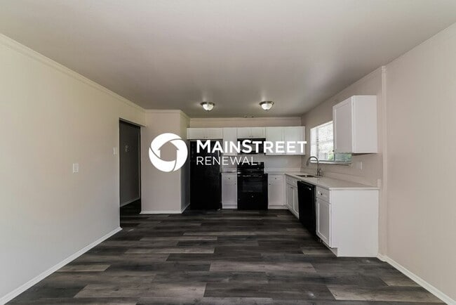 Building Photo - 3 Bedroom Pet-Friendly Home in NORTH PORT, FL with Main Street Renewal