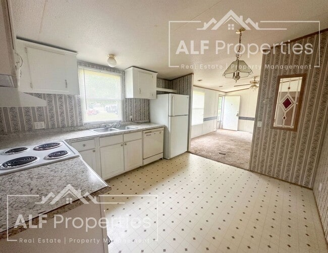 Building Photo - 157 Autumn Ln
