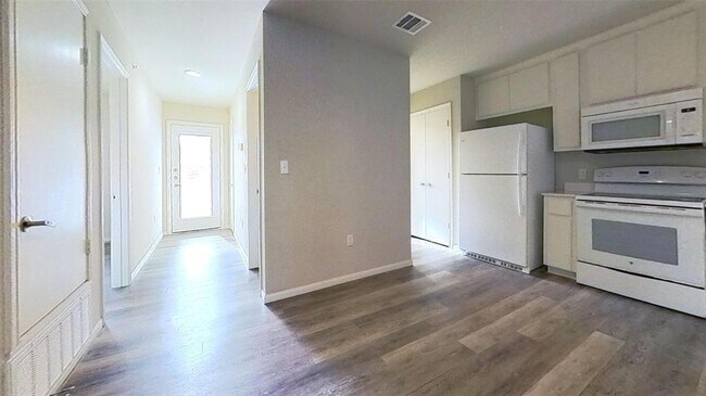 Building Photo - 304 Stubblefield Ln