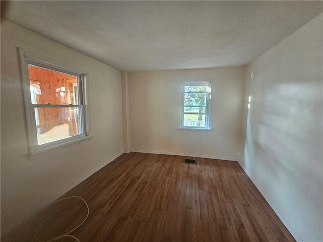 Building Photo - 4842 Farnsworth Rd