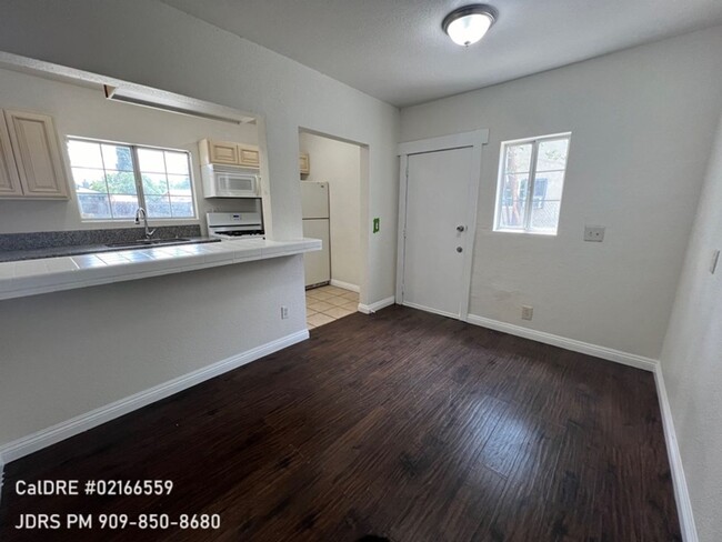 Building Photo - Rialto 2 bedroom Home