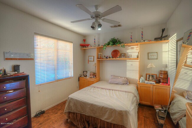 Building Photo - 553 N Kimberlee Way