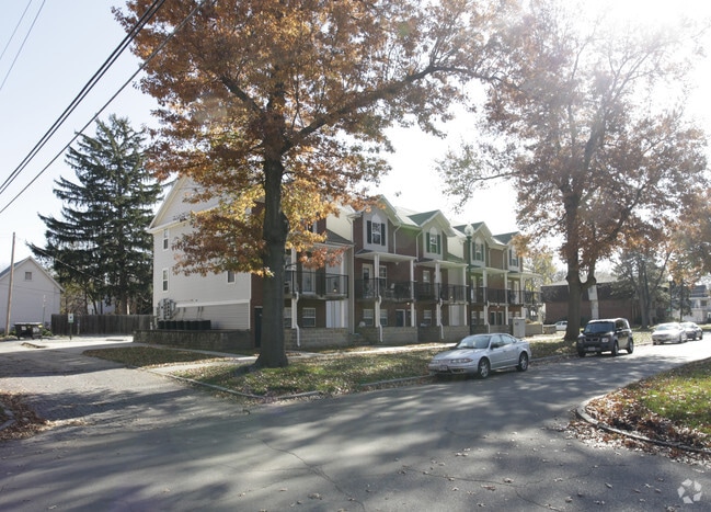 Building Photo - 1144 Goodhue Blvd