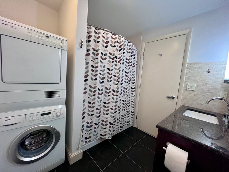 Building Photo - 40 Fay St