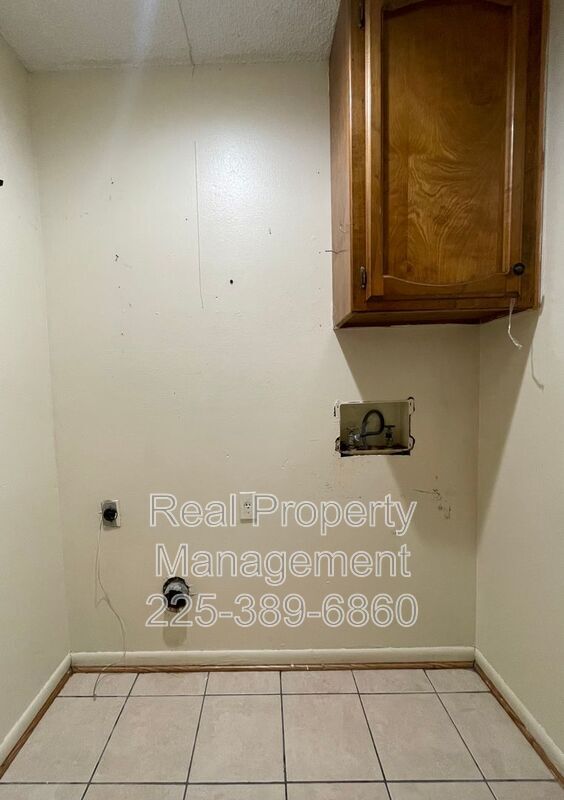 Building Photo - 10642 Stanley Aubin Ln