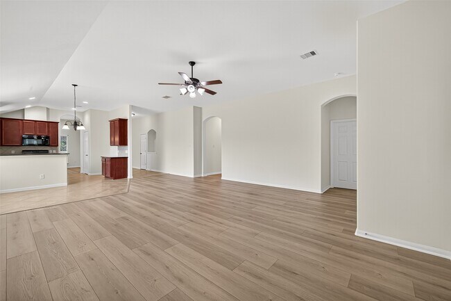Building Photo - 22202 Thresher Ct