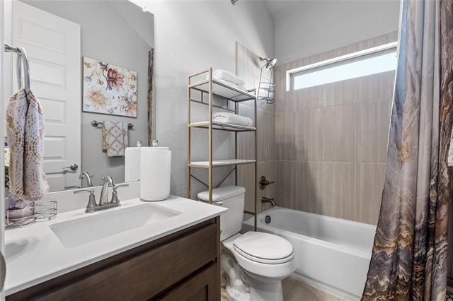 Building Photo - 6017 Mango Dr