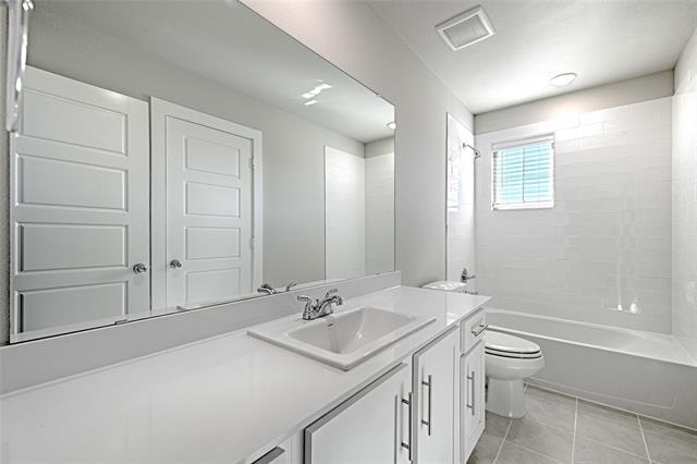 Building Photo - 806 Pne Bch Dr