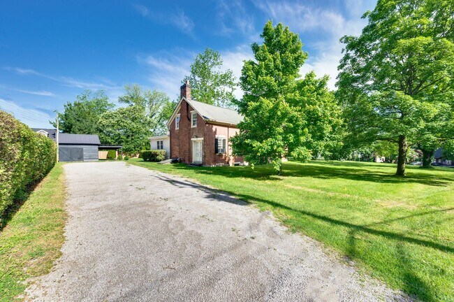 Building Photo - Charming 4BE/3BA Home in Historic Downtown Franklin!