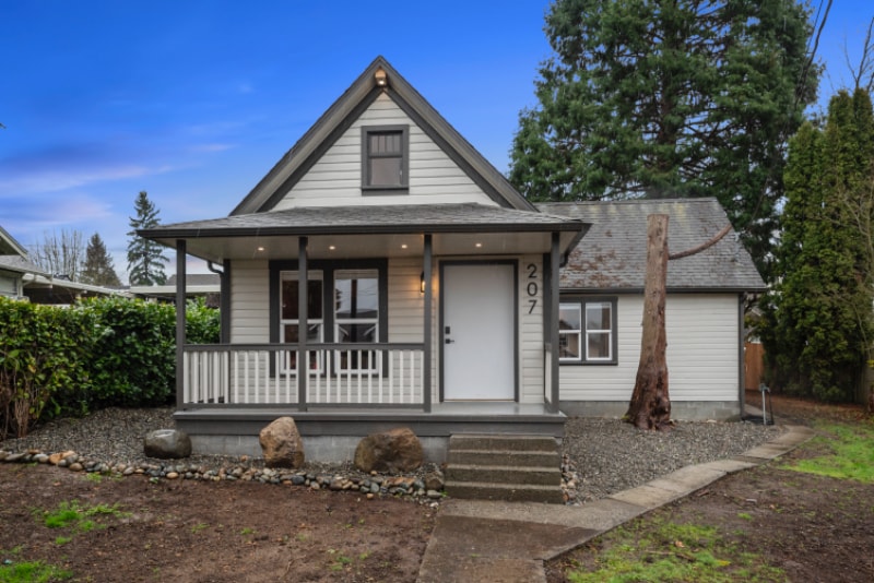 Building Photo - 207 Ave G