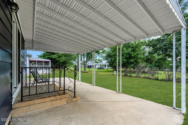 Building Photo - 24 Liberta Dr