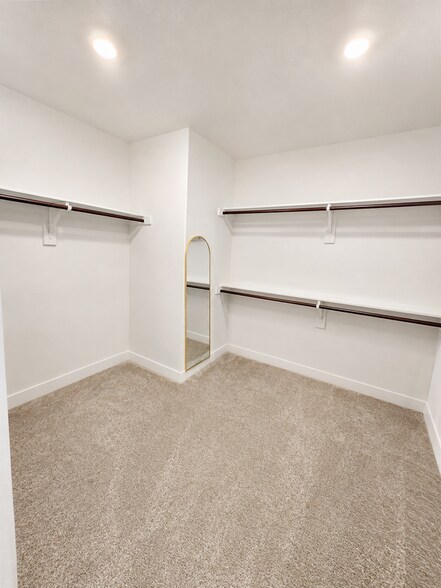 Building Photo - 1007 Marigold St