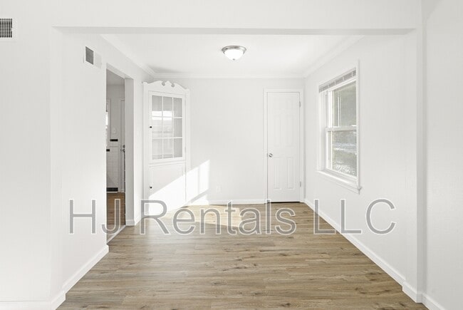 Building Photo - 9632 Cutler Dr