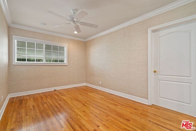 Building Photo - 5334 Bellaire Ave