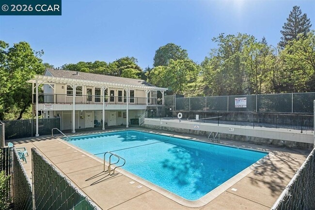 Building Photo - 438 Ridgeview Dr