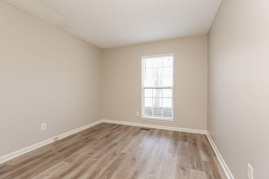 Building Photo - 1540 Mt Mitchell Ct