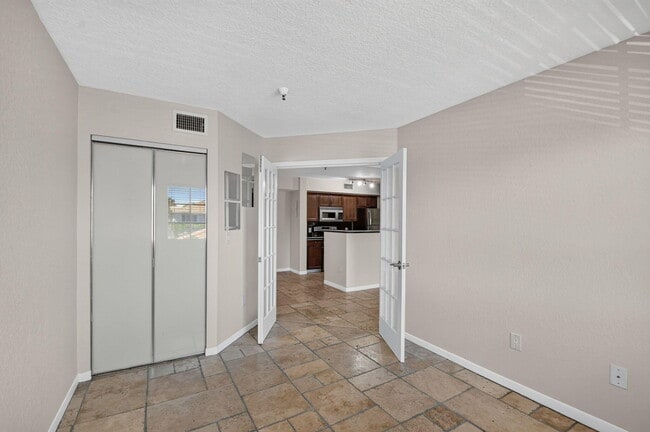 Building Photo - 160 Yacht Club Way