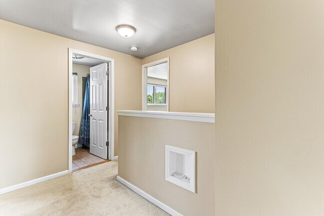 Building Photo - 39890 Edmundton St