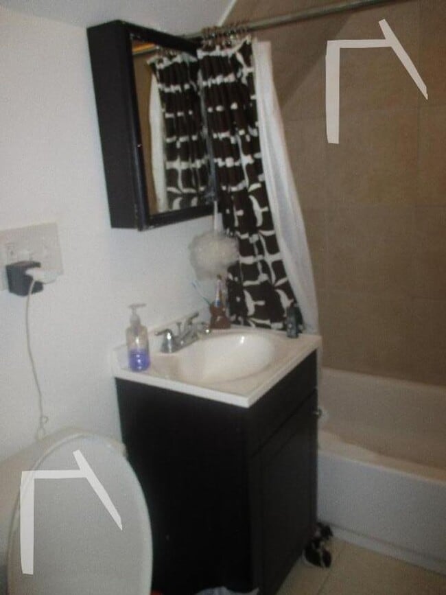 Building Photo - 2bed apartment in Allston