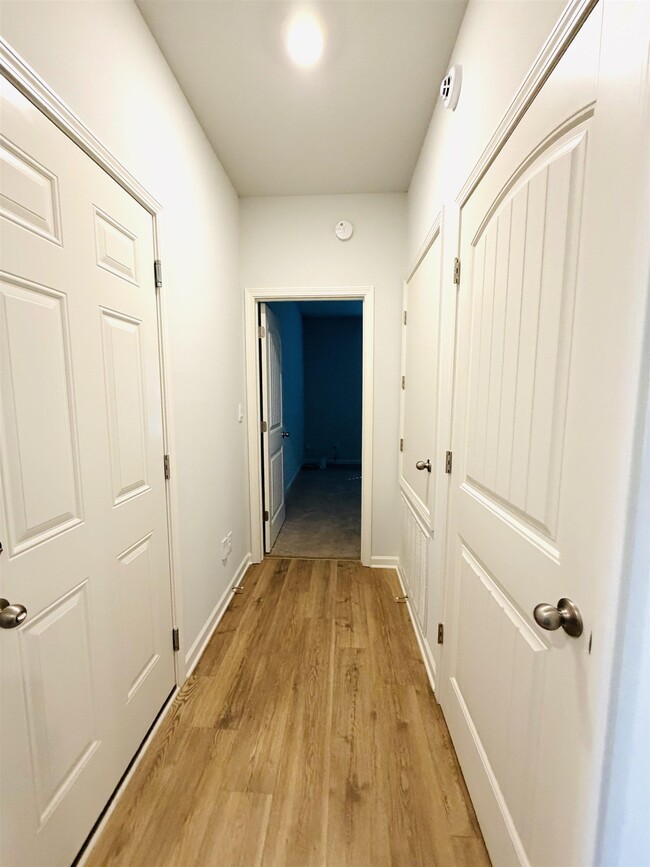 Building Photo - 50 Arrowwood Trl