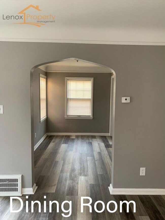 Building Photo - Beautiful 3 bedroom home in Dearborn